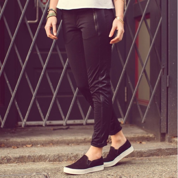 lululemon athletica Pants - Black Lululemon Here To There Pants